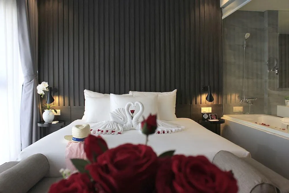 Grand Ocean Luxury Boutique - Infinity Rooftop Pool Da Nang Hotel